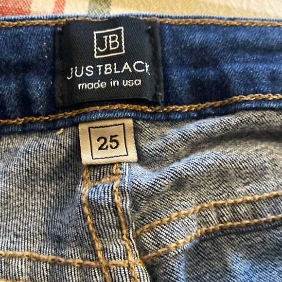 Just Black Made In USA Strechy Distressed Jeans - Picture 4 of 5